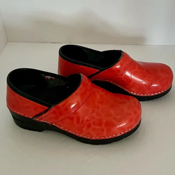Sanita Professional Danish Clog Womens Size 35 Red Slip On size 5 - Picture 3 of 7